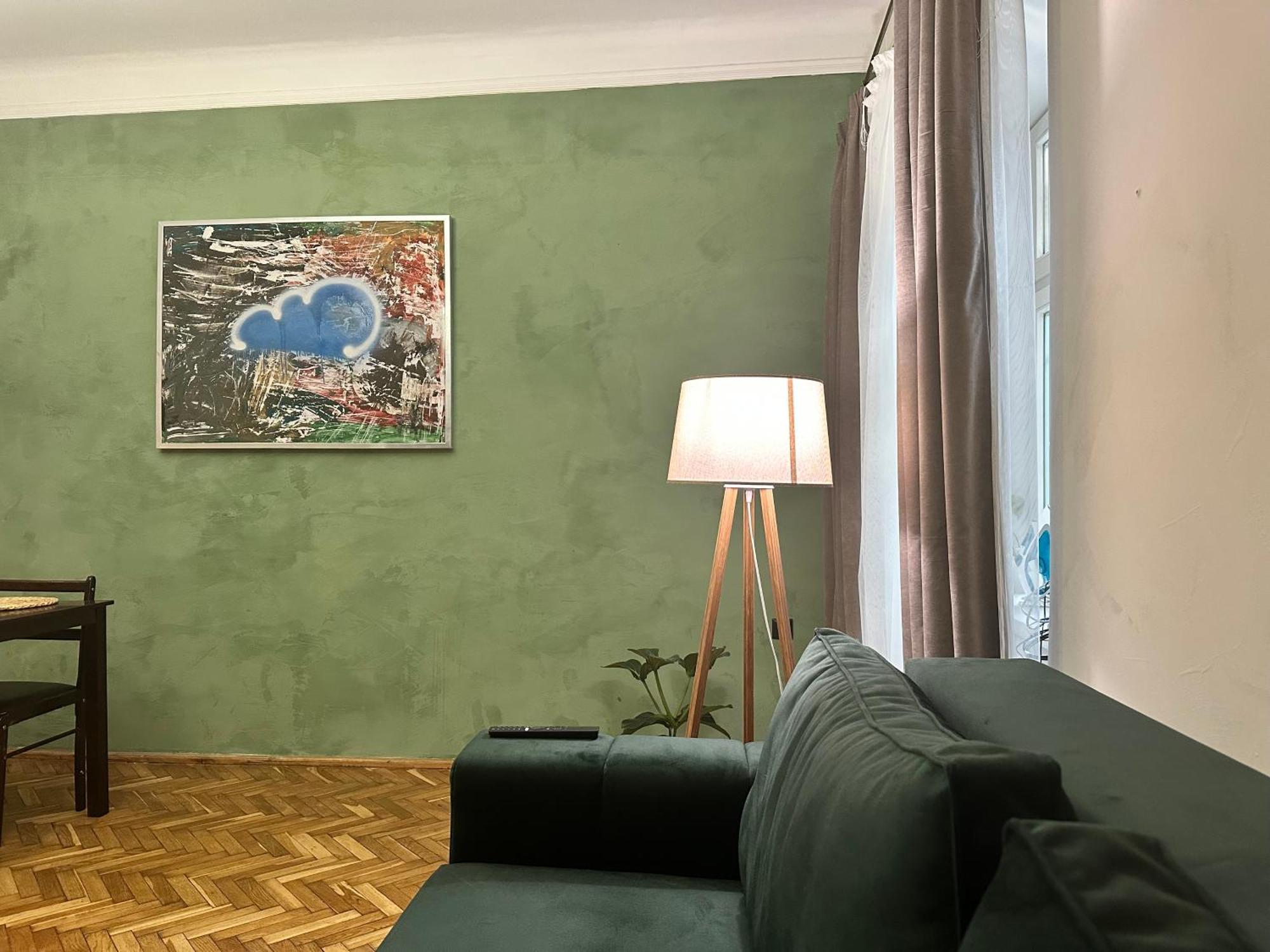 Art Apartment On Kylisha Str Lviv Ngoại thất bức ảnh