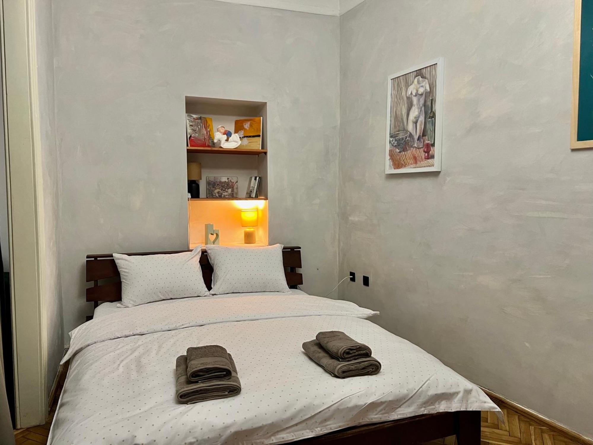Art Apartment On Kylisha Str Lviv Ngoại thất bức ảnh