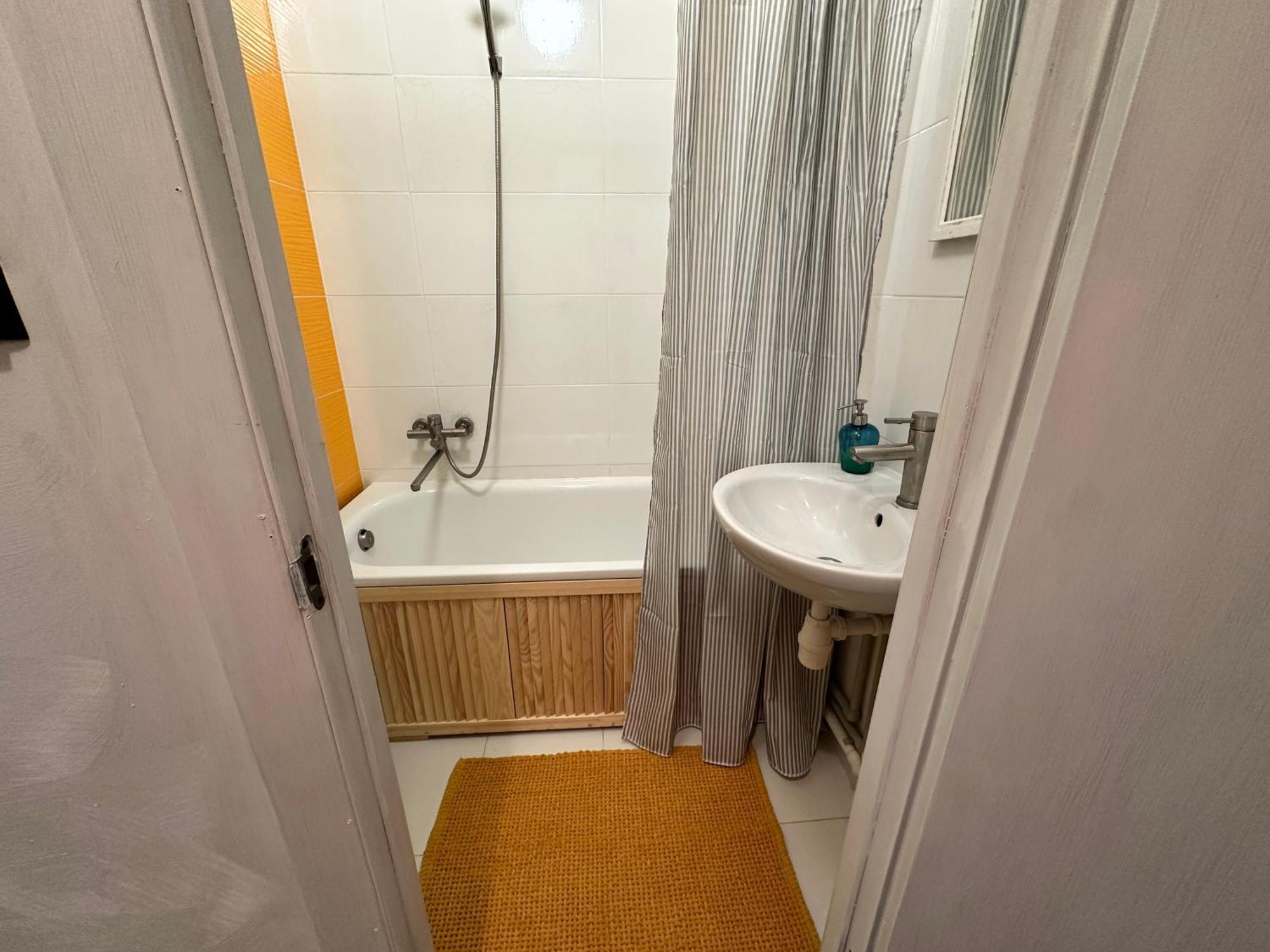 Art Apartment On Kylisha Str Lviv Ngoại thất bức ảnh