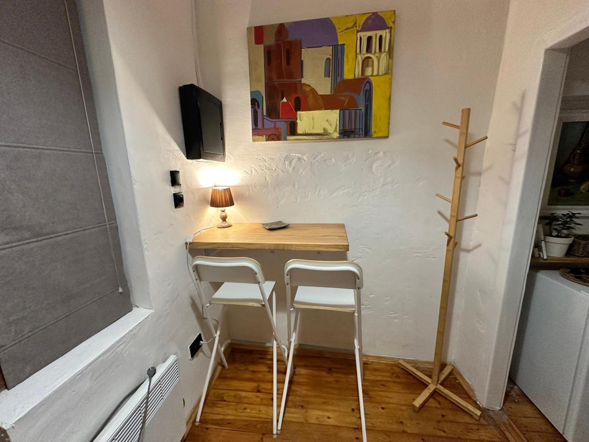 Art Apartment On Kylisha Str Lviv Ngoại thất bức ảnh