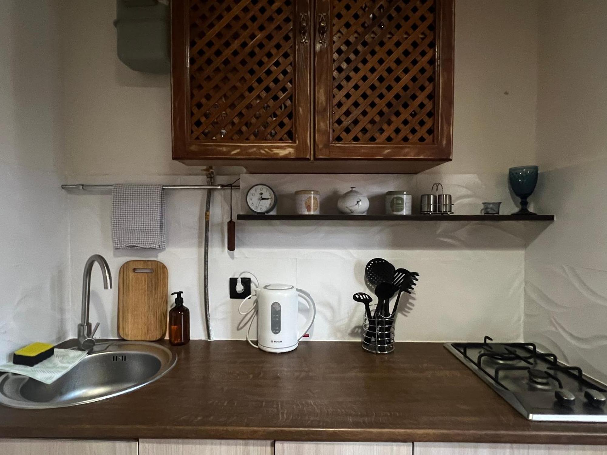 Art Apartment On Kylisha Str Lviv Ngoại thất bức ảnh